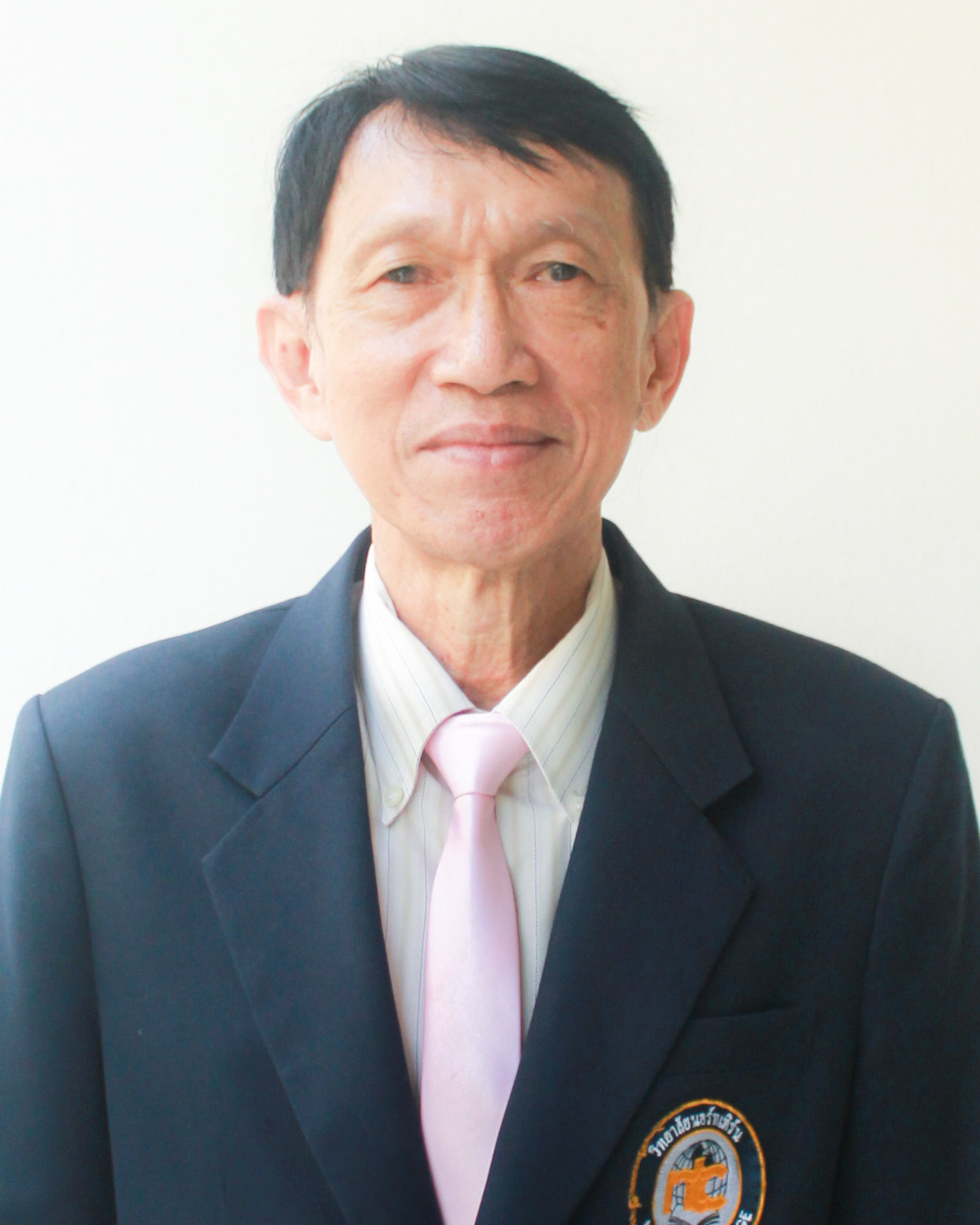 อ.ดร.นลธวัช ยุทธวงศ์